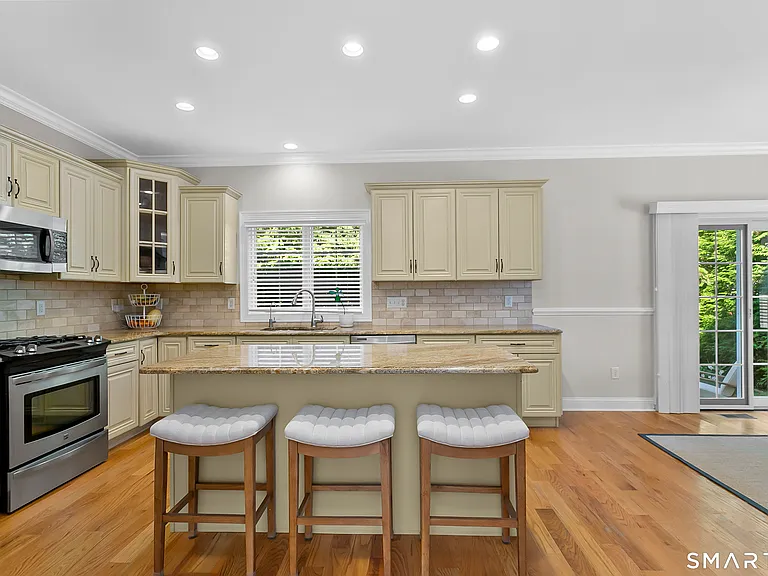 24 Warsaw St — Photo 3