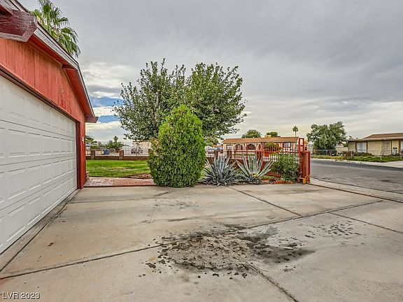 3rd image of 4043 Balboa Ave