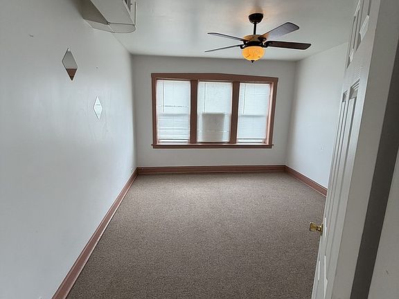 5th image of 7402 S Racine Ave APT 3