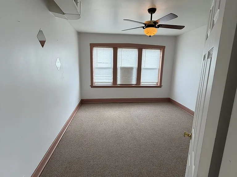 7402 S Racine Ave #3 — Photo 5