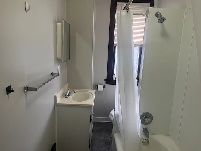 354 Spruce St #5 — Photo 5
