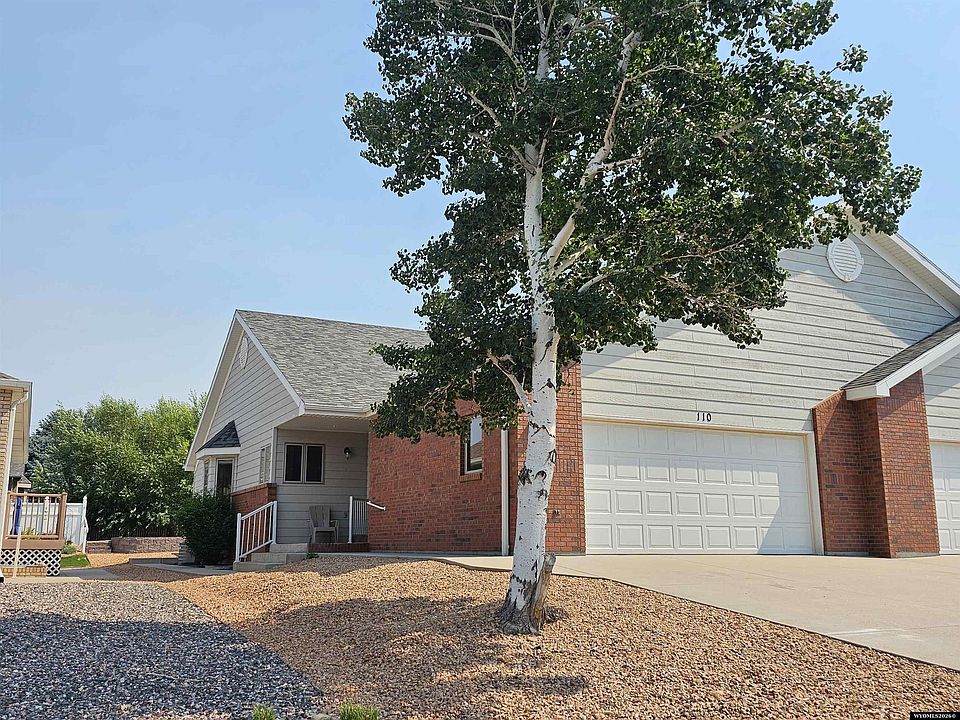 1st image of 110 Lupine Dr
