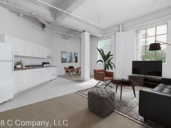 2nd image of 428 C St Unit 313