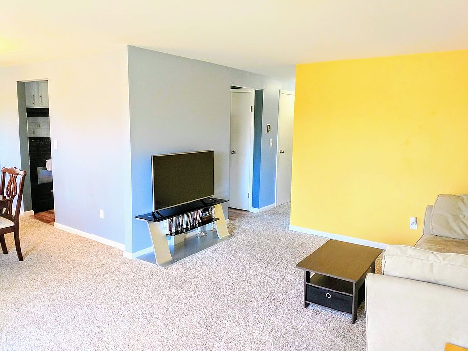 1st image of 71 Georgian Ln APT 5