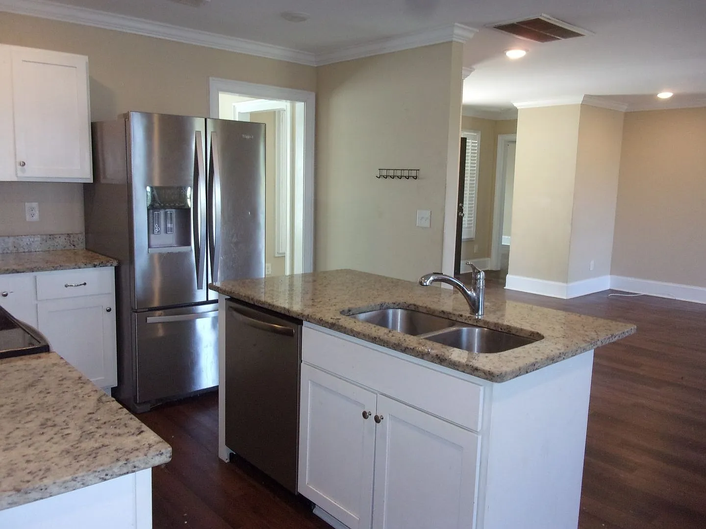Beautiful Brick Ranch Home on a Large Lot — Photo 4
