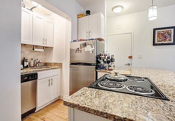 4th image of 72 University Pl APT 5e