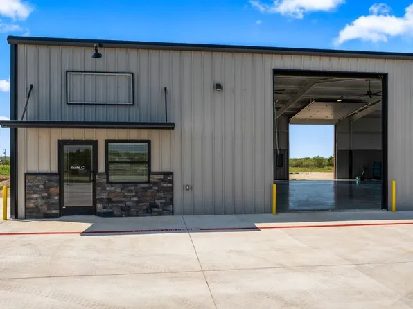 1980 Seaborn Rd Building 1, Ponder, TX 76259