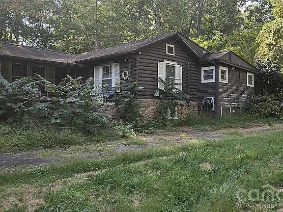 3rd image of 1944 E Maiden Rd