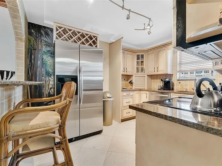 5555 Collins Ave #5B — Photo 9