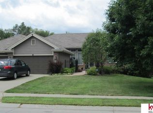 8010 S 101st St, La Vista, NE 68128
