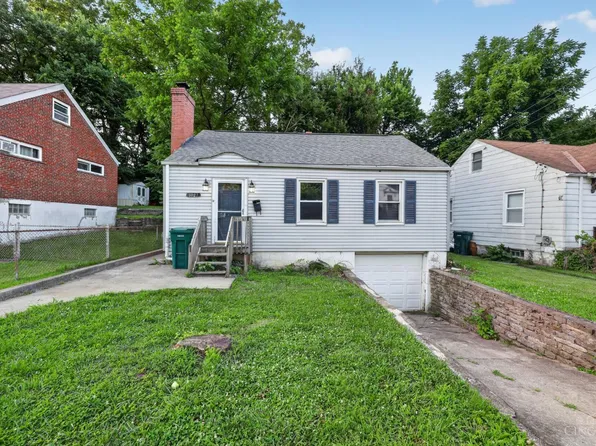 1723 Ashbrook Dr, Cincinnati, OH 45238