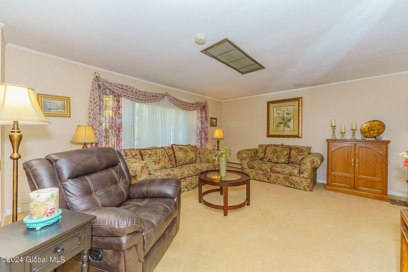 5th image of 33 Birch Road