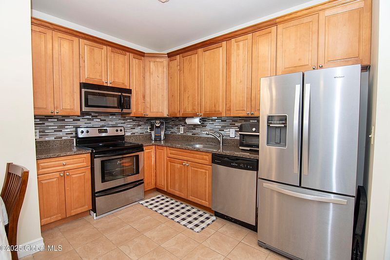 4th image of 8 Wall Street APT 139