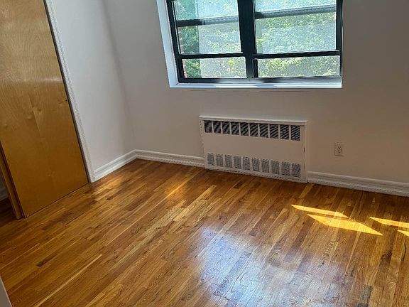 5th image of 56 Livingston St #8