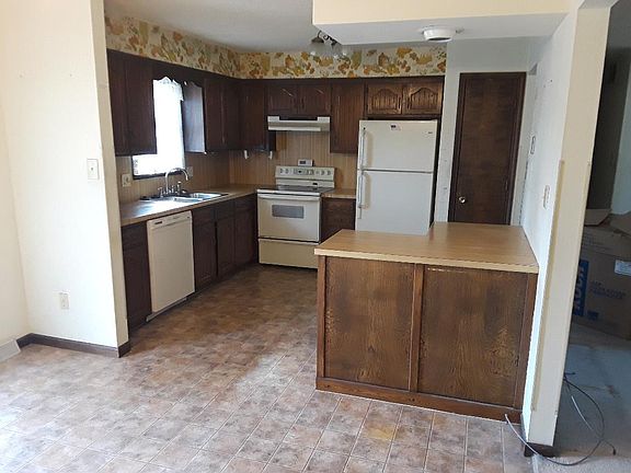 5th image of 129 Crescent Dr