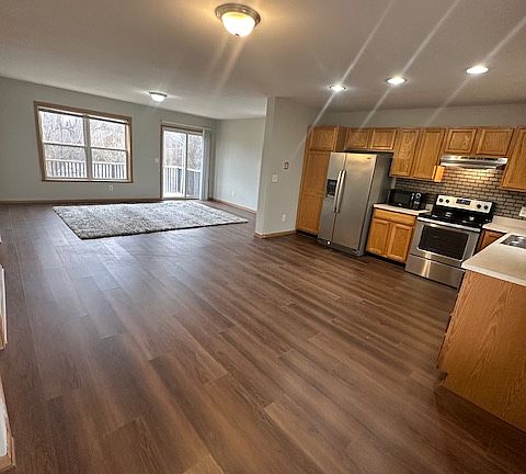 3rd image of 102 E Montcalm St