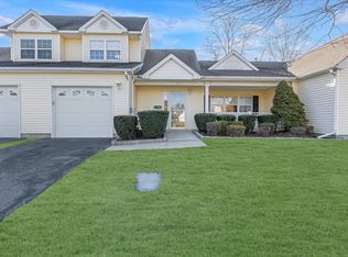 303 Pebble Beach Path, Riverhead, NY 11901
