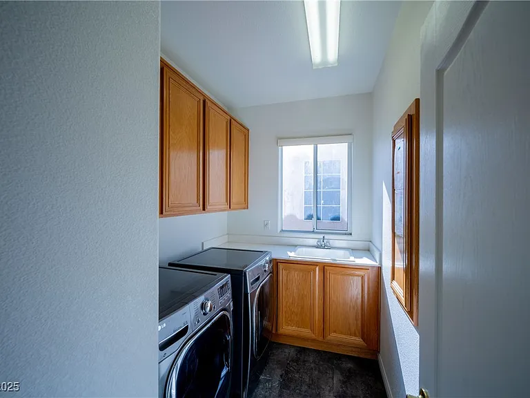 359 Hoskins Ct — Photo 50