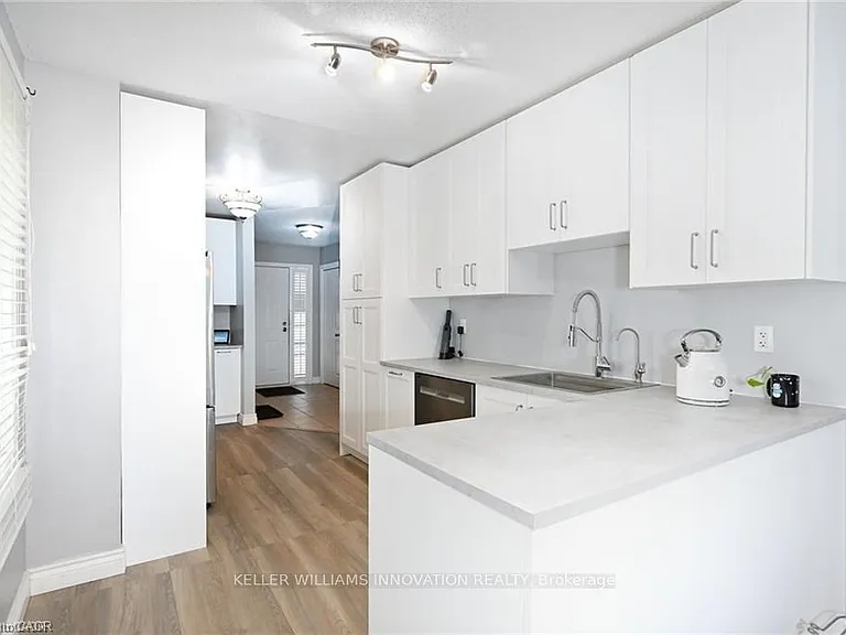 8 Buss Ct — Photo 5