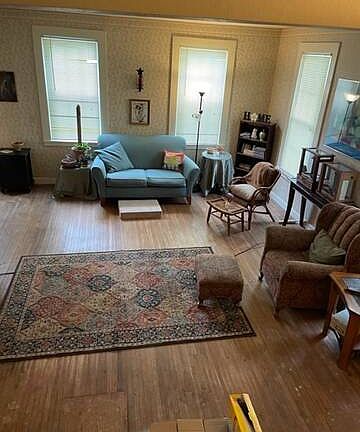 5th image of 216-218 E Girard Ave