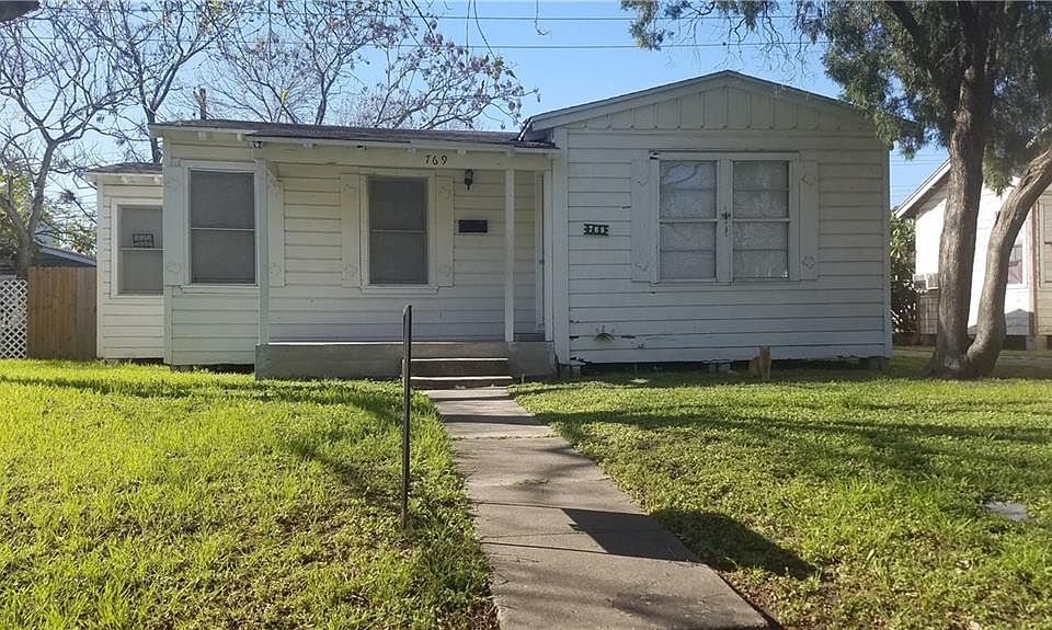 1st image of 769 W Cornelia Cir