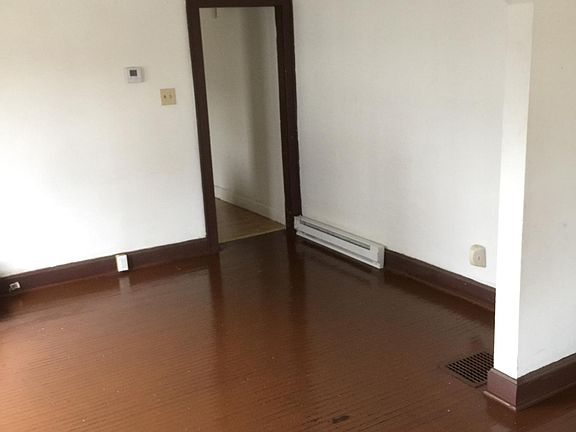 4th image of 115 N Guilford Ave
