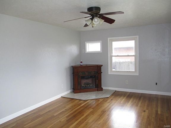 3rd image of 5368 Robinwood Ave