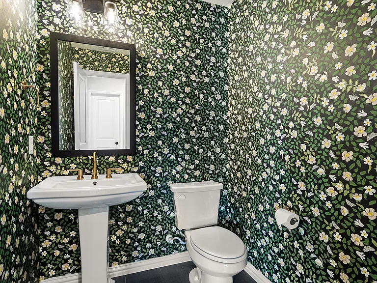 2560 Shady Trl — Photo 17