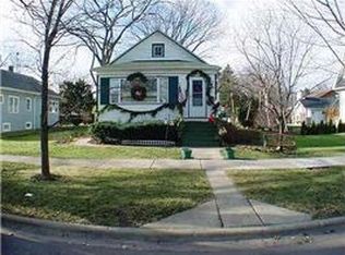 108 N Chester Ave, Park Ridge, IL 60068