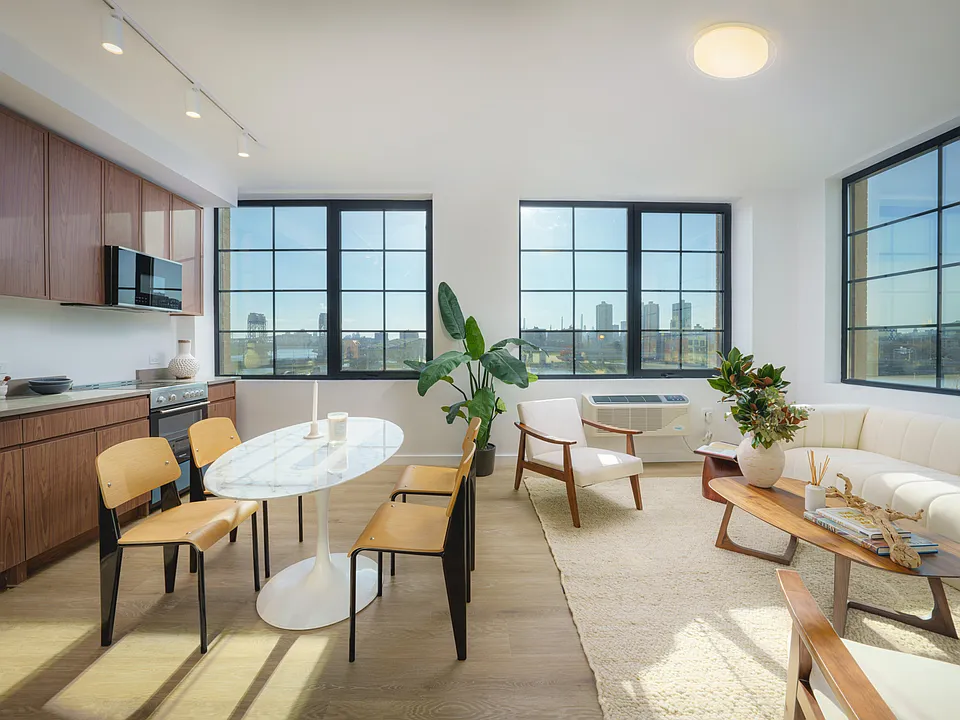 40 Bruckner Blvd #826