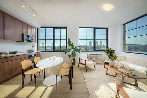 40 Bruckner Blvd Photo 1