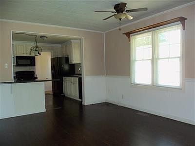 5th image of 302 S 1st St