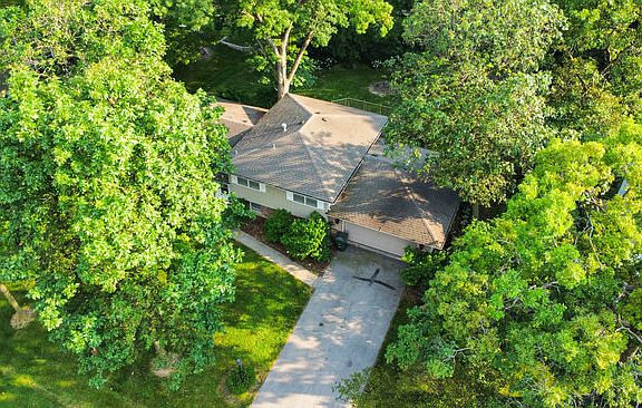 3rd image of 24519 W Lancelot Ln
