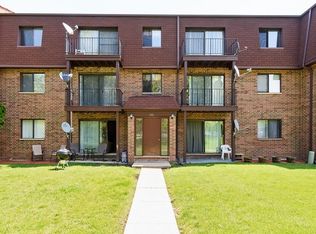 501 McHenry Rd APT 1A, Wheeling, IL 60090
