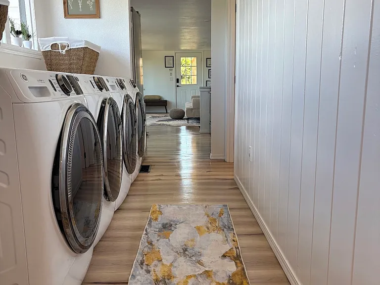 1398 Oregon Ave — Photo 37