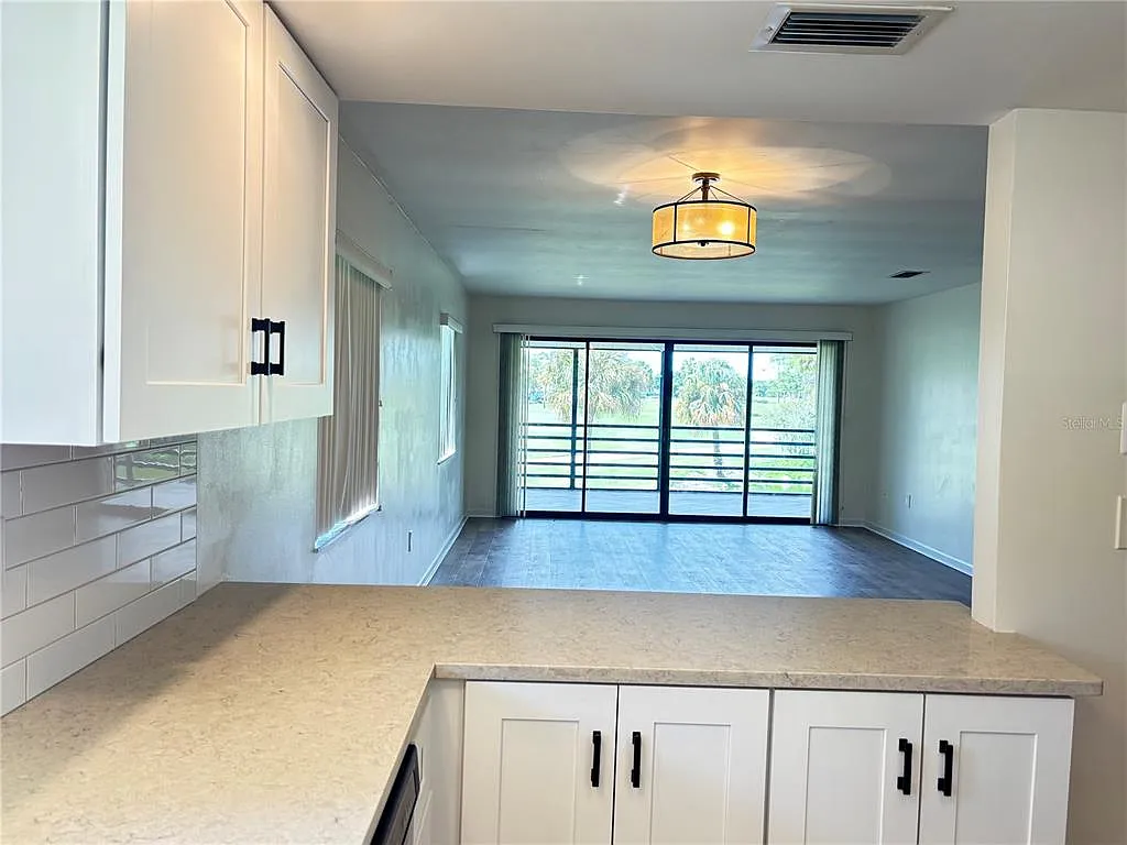 2 bed, 2.0 bath, 1185 sqft, $1,850 — Photo 4
