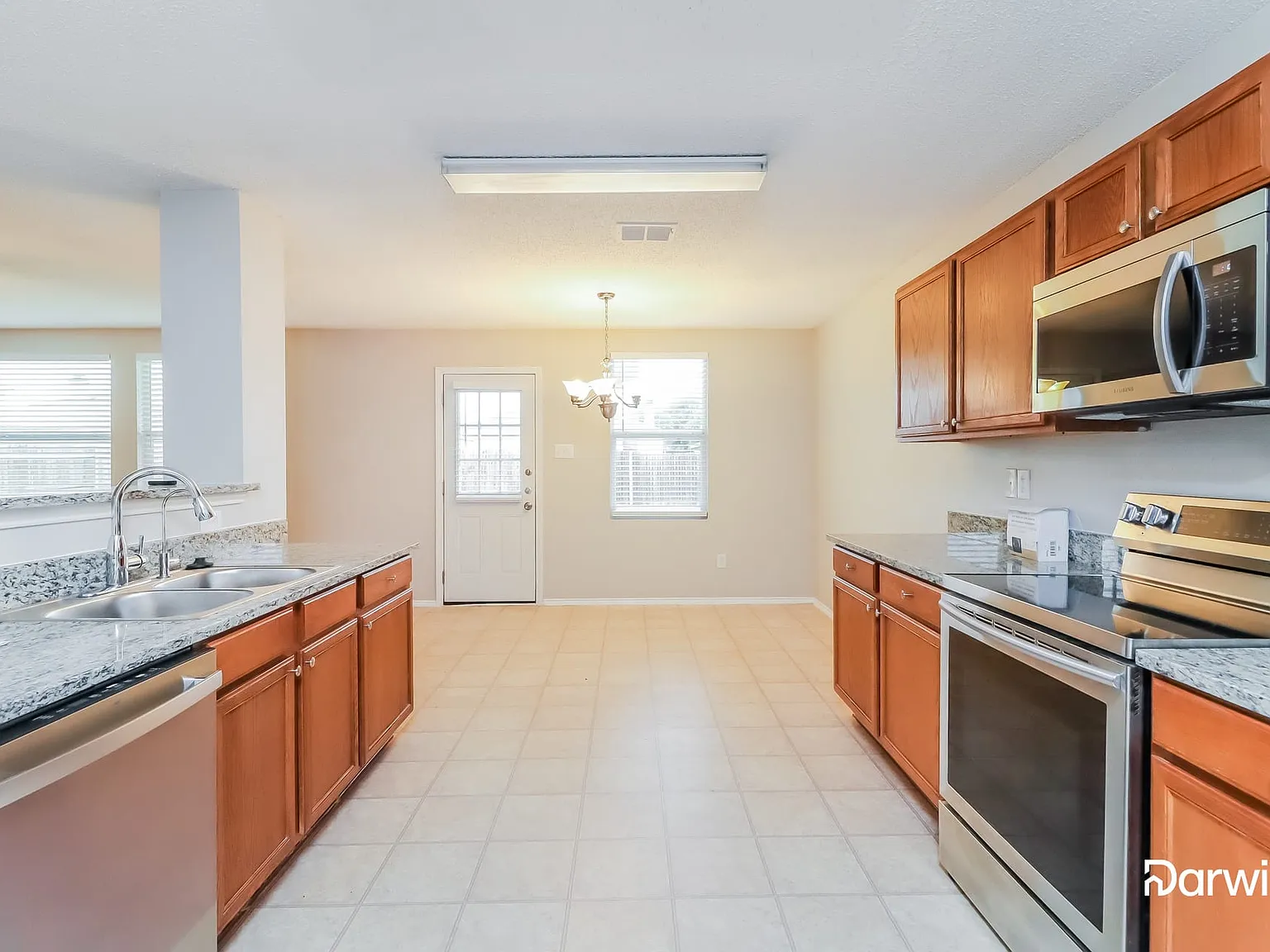 4 bed, 2.5 bath, 2992 sqft, $2,275 — Photo 2