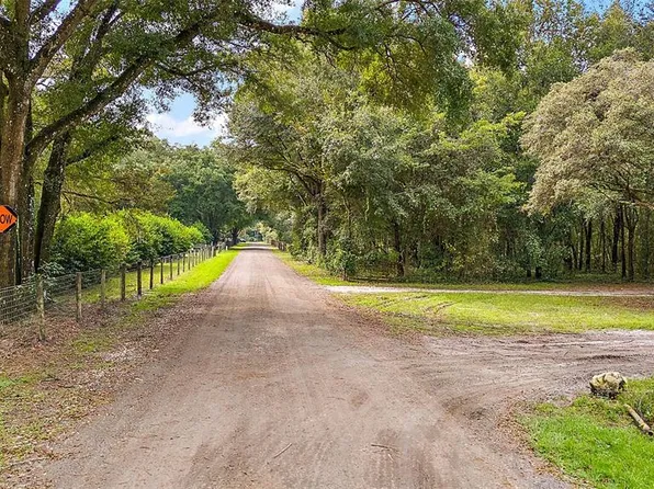 1082 NE 135th Grv, Oxford, FL 34484