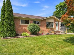 32150 Grandview Ave, Westland, MI 48186