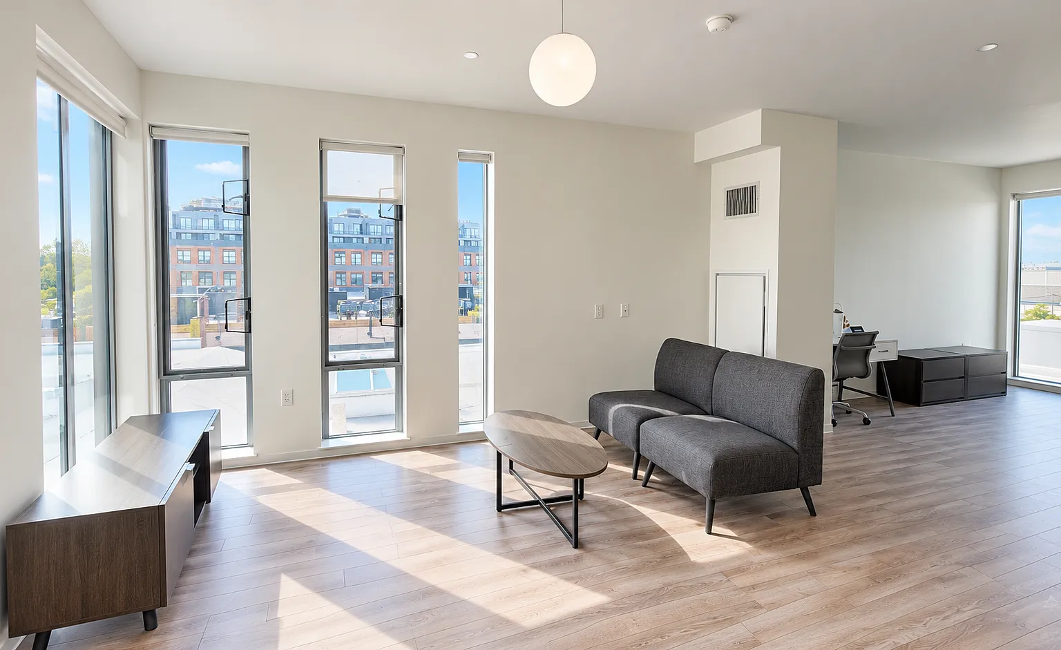 1047A Commonwealth Ave — Photo 2