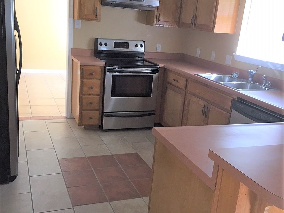 1st image of 444 Cove Dr