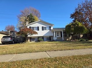 33828 Stonewood Dr, Sterling Heights, MI 48312