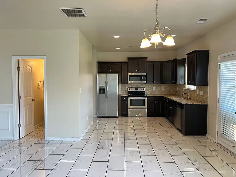 807 Citrona Dr — Photo 8