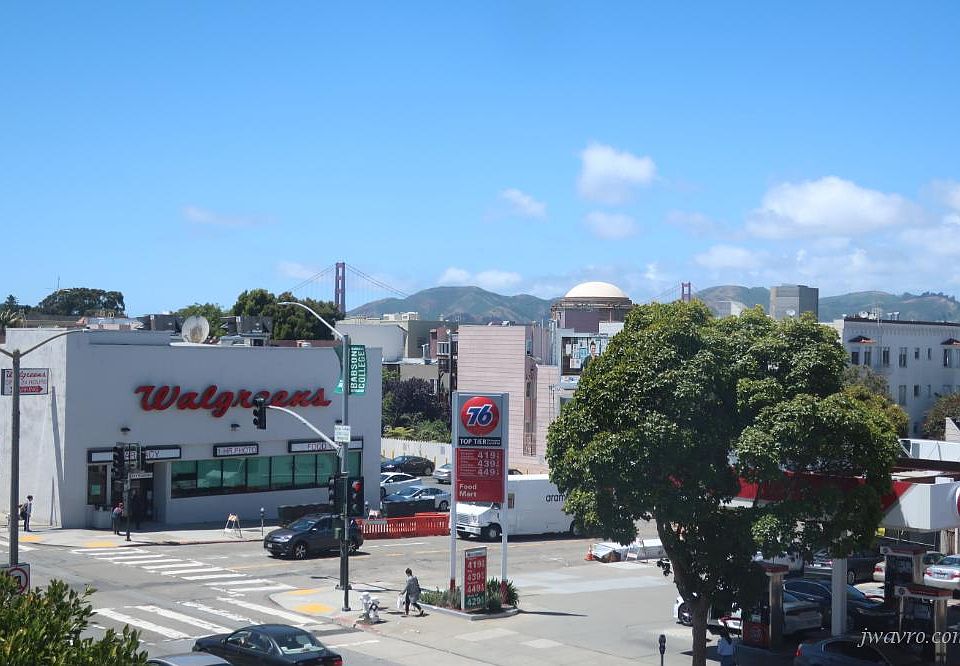 1st image of 2471 Lombard St #1