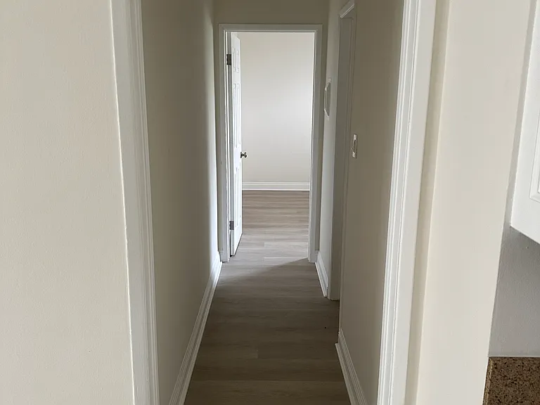 416 N Broadway — Photo 10