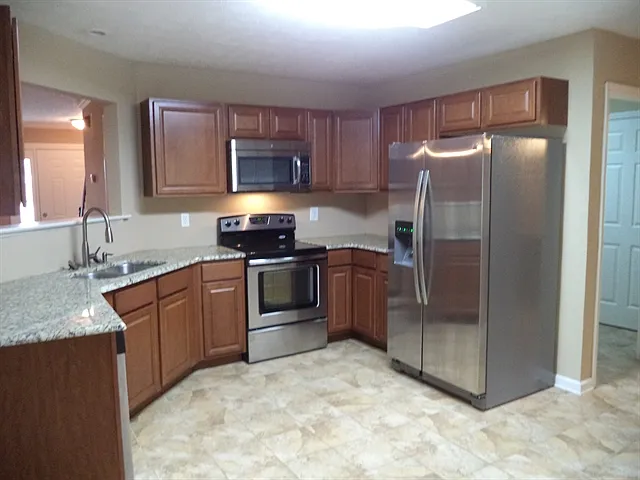 310 Fox Hunters Ct — Photo 2