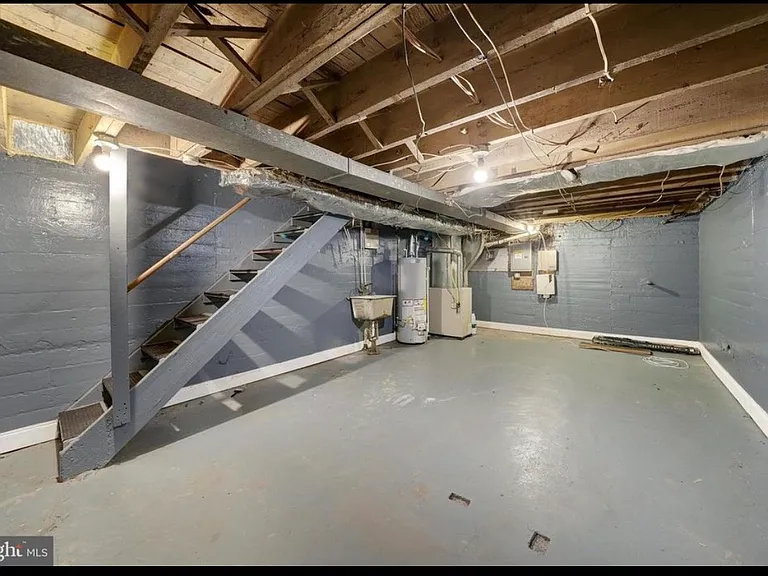 1133 Clover Ln — Photo 16
