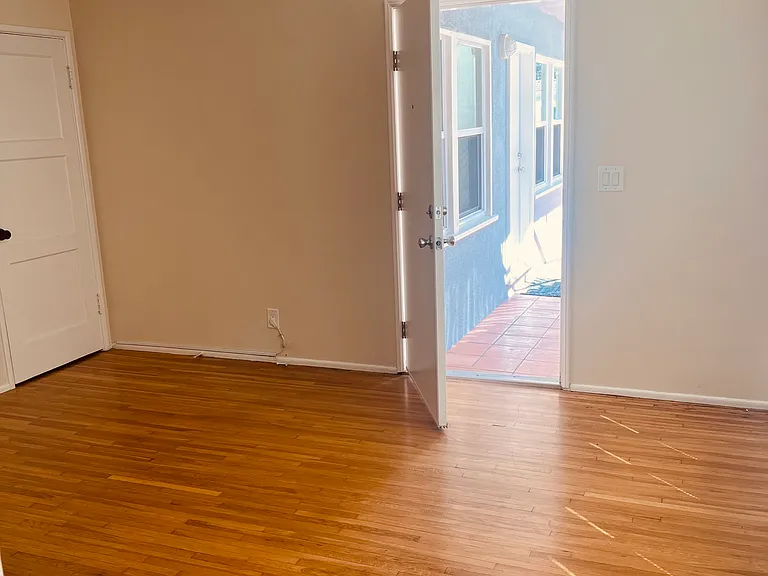 33 Granada Ave #D — Photo 2