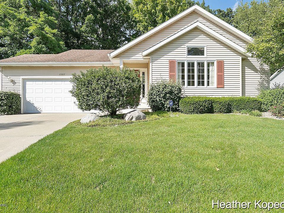 1st image of 1557 Amberly Dr SE