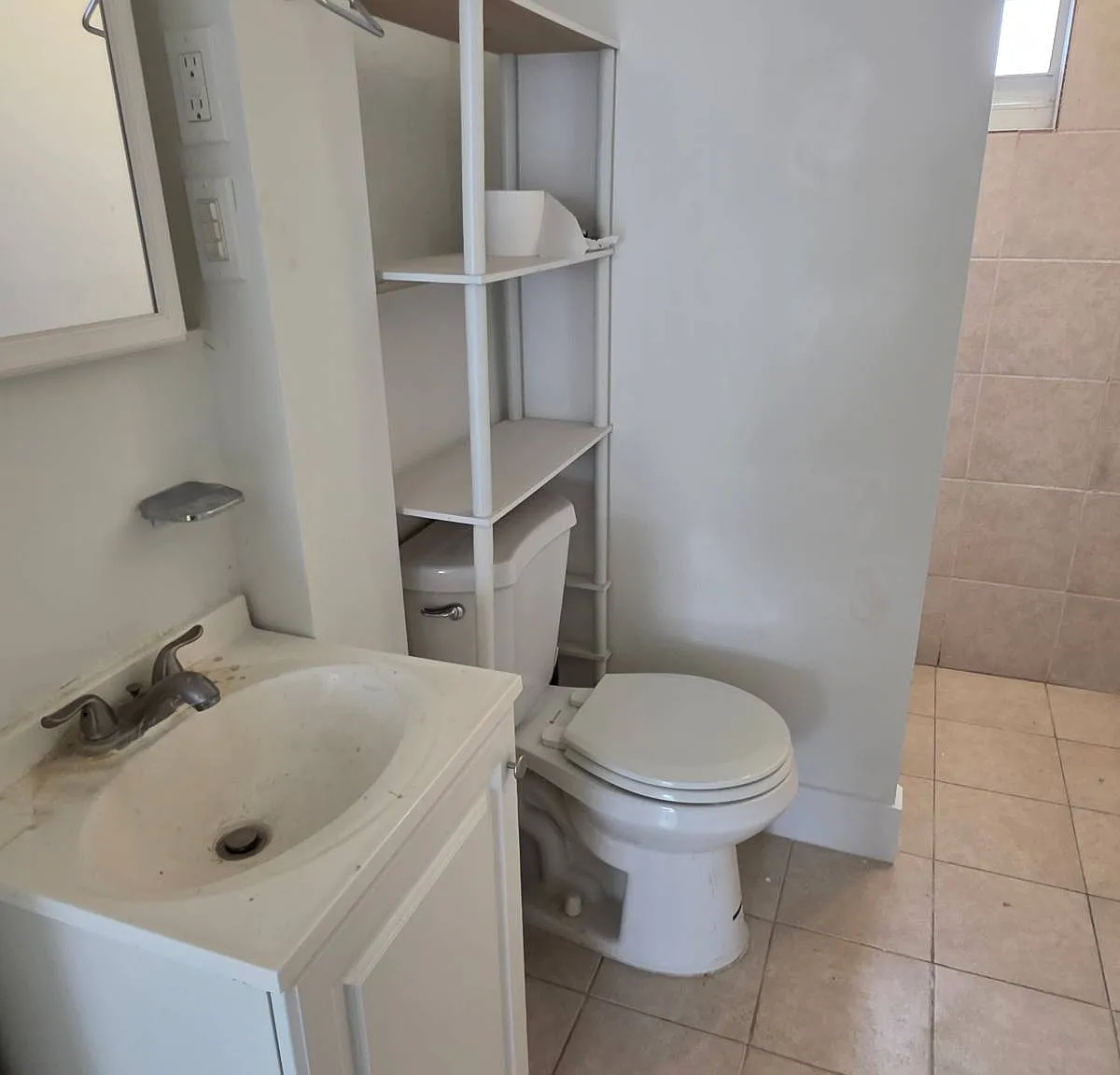 2 bed, 1.0 bath, $1,600 — Photo 4